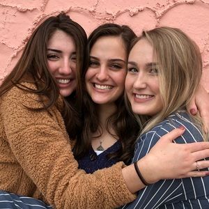 Meet your Posher, Desiree